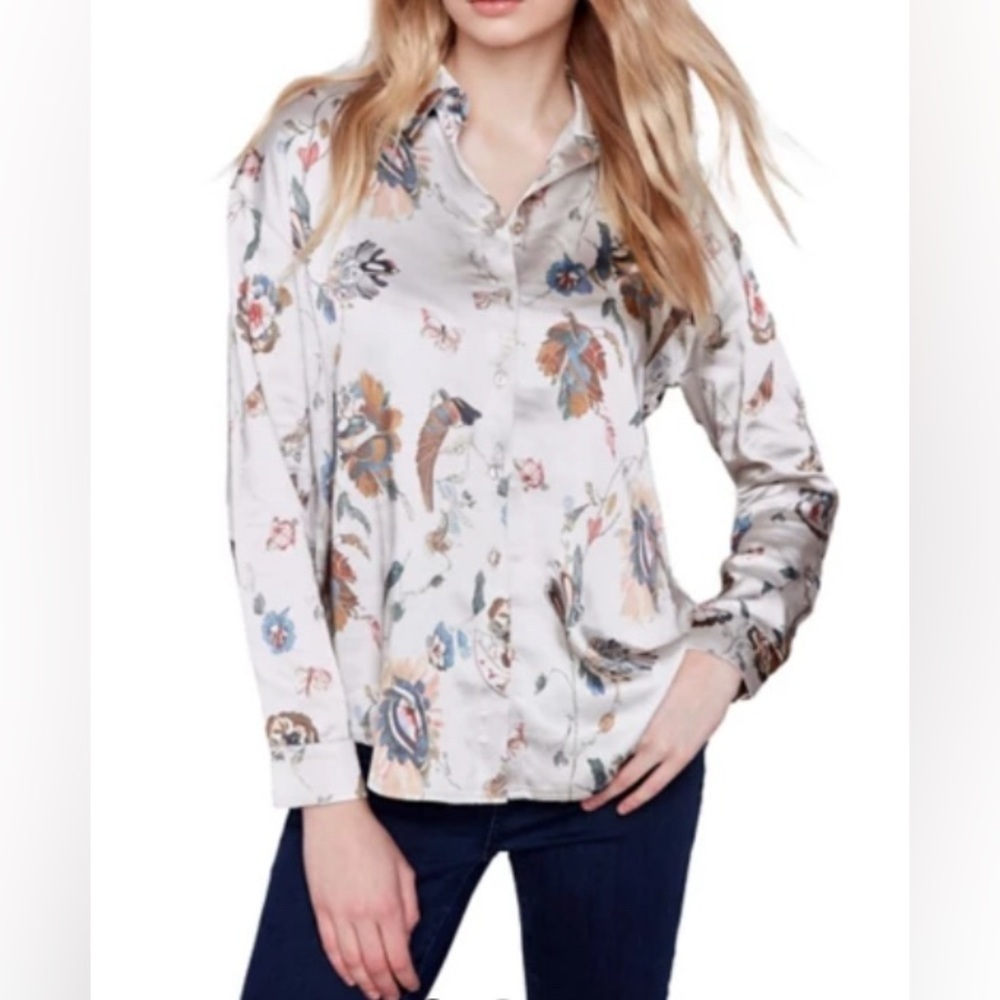 Women's Charlie B Printed Satin Long Sleeve Button Up Shirt